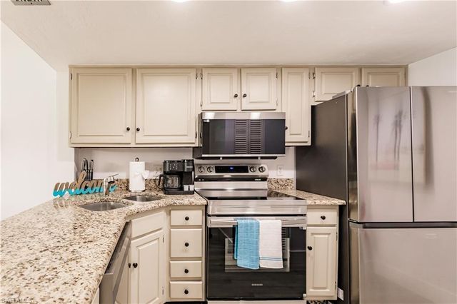 600 Neapolitan WAY 152, Naples, FL 34103