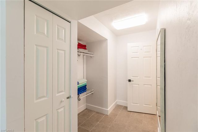 600 Neapolitan WAY 152, Naples, FL 34103