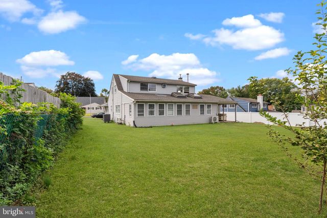 5 HARP RD, Levittown, PA 19056