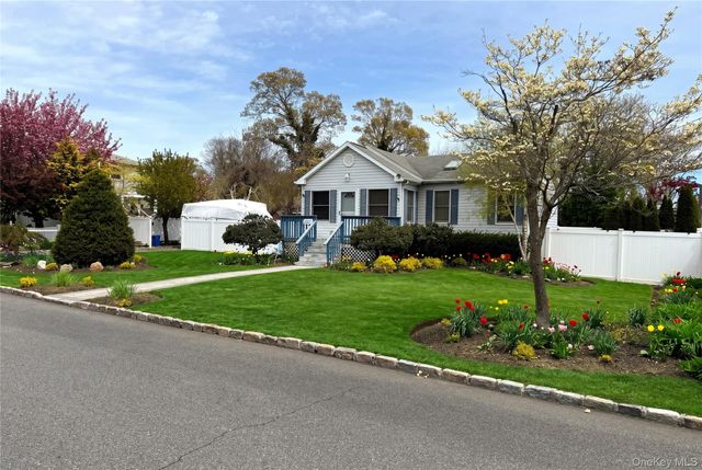 174 Trouville Road, Copiague, NY 11726