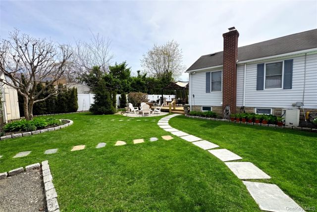 174 Trouville Road, Copiague, NY 11726