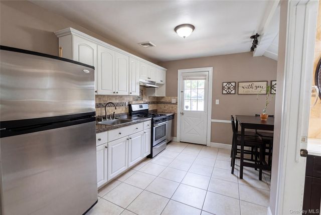 174 Trouville Road, Copiague, NY 11726