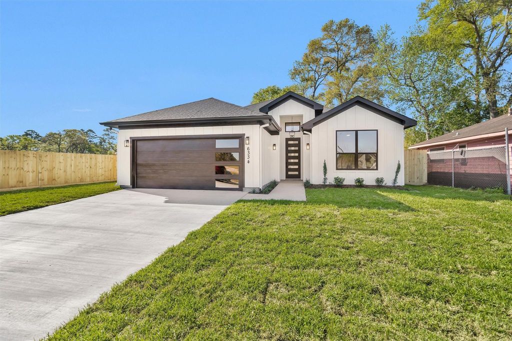 6334 Roughlock Street, Houston, TX 77016