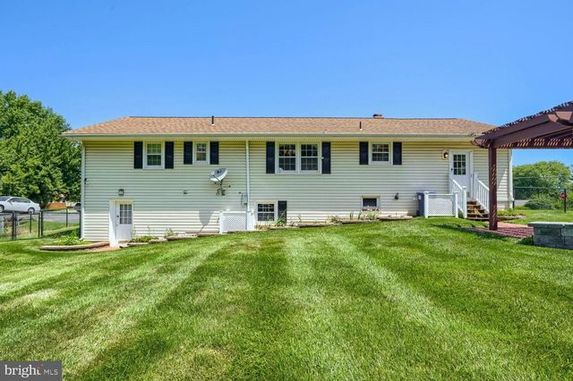 5757 WOODVILLE RD, Mount Airy, MD 21771