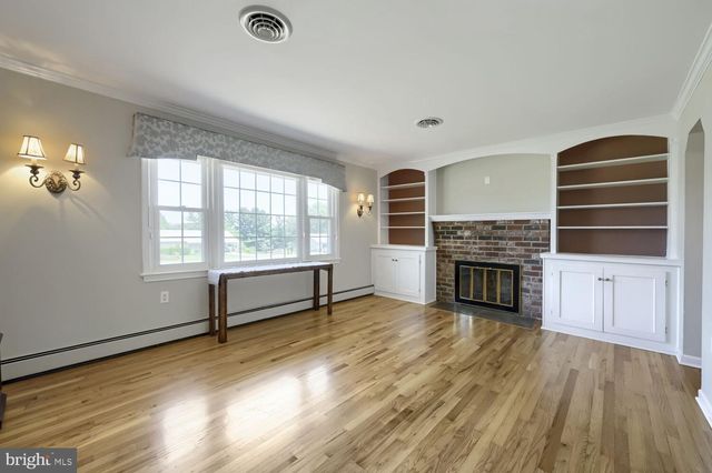 5757 WOODVILLE RD, Mount Airy, MD 21771
