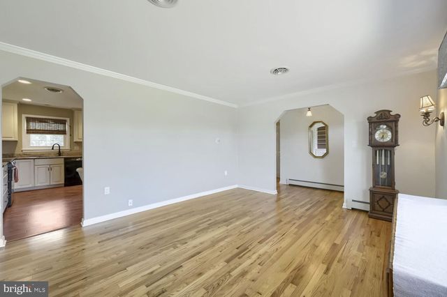 5757 WOODVILLE RD, Mount Airy, MD 21771