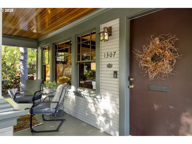 1307 Ne HANCOCK St, Portland, OR 97212