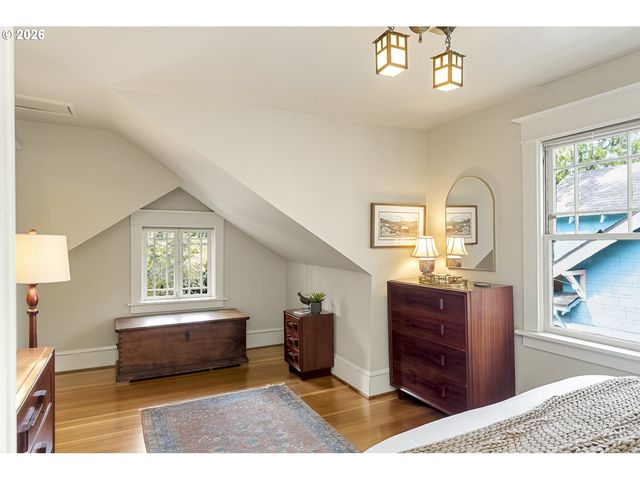 1307 Ne HANCOCK St, Portland, OR 97212