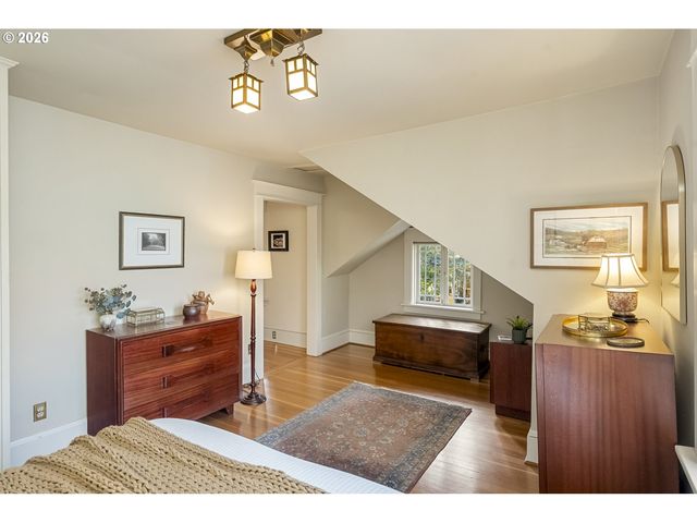1307 Ne HANCOCK St, Portland, OR 97212