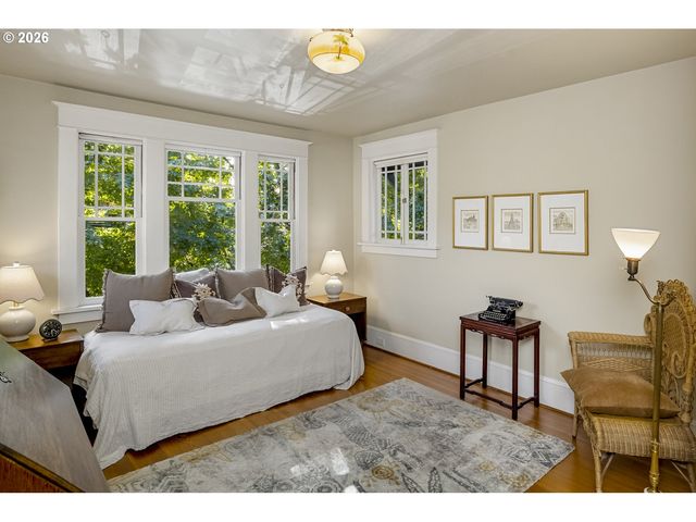 1307 Ne HANCOCK St, Portland, OR 97212