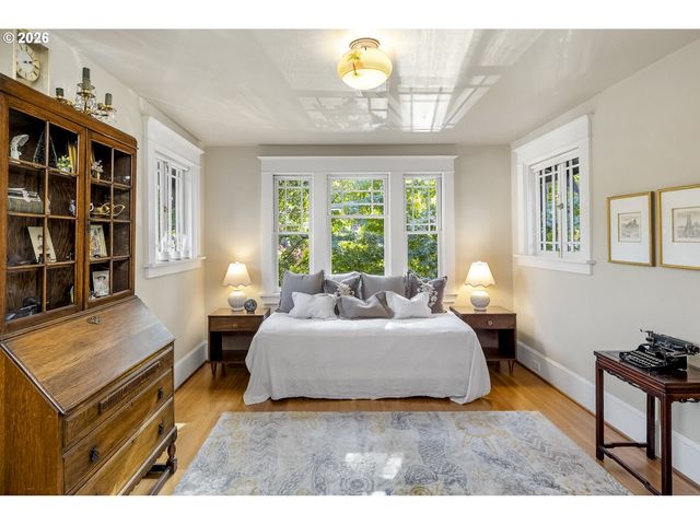 1307 Ne HANCOCK St, Portland, OR 97212
