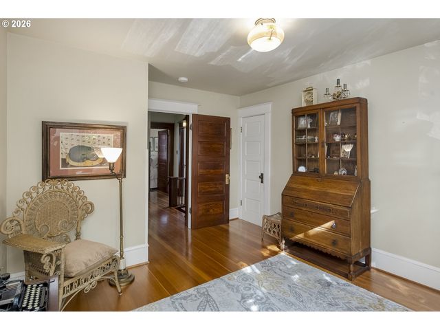 1307 Ne HANCOCK St, Portland, OR 97212