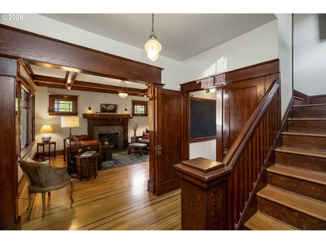 1307 Ne HANCOCK St, Portland, OR 97212