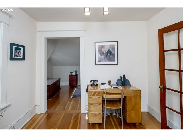 1307 Ne HANCOCK St, Portland, OR 97212