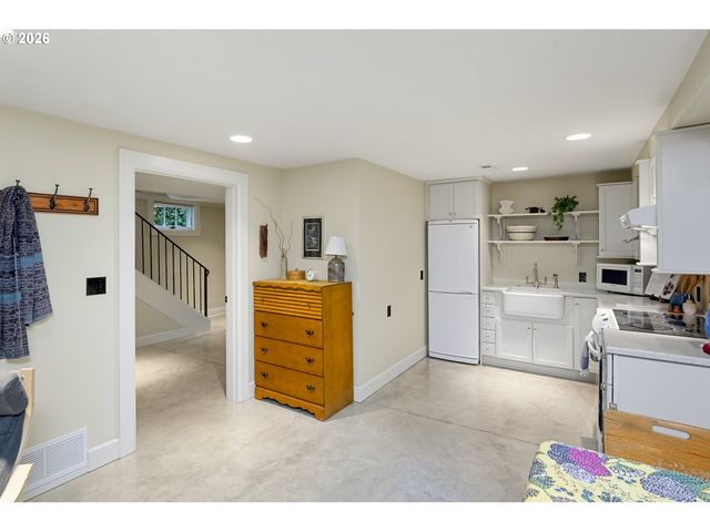 1307 Ne HANCOCK St, Portland, OR 97212