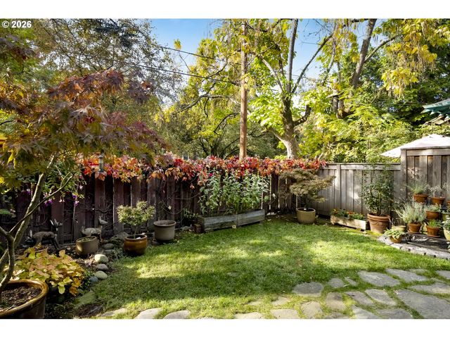 1307 Ne HANCOCK St, Portland, OR 97212