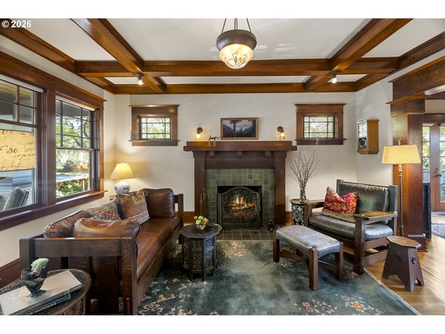 1307 Ne HANCOCK St, Portland, OR 97212
