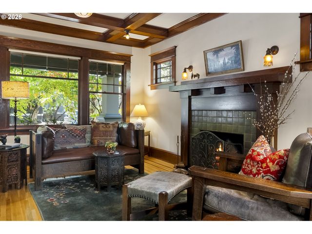 1307 Ne HANCOCK St, Portland, OR 97212