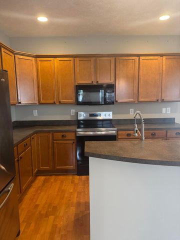 573 Brownstone Street, Holland City, MI 49423