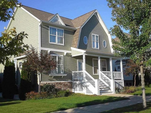 573 Brownstone Street, Holland City, MI 49423