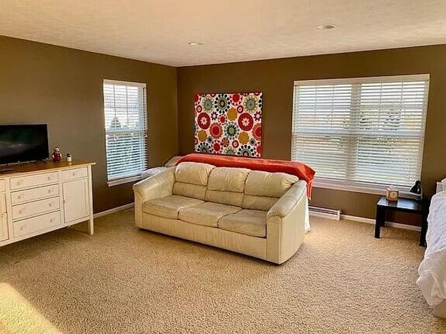 573 Brownstone Street, Holland City, MI 49423