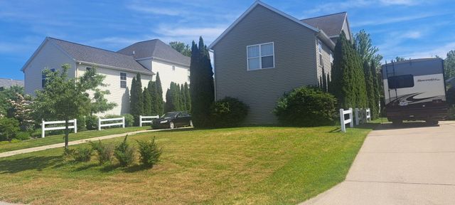 573 Brownstone Street, Holland City, MI 49423