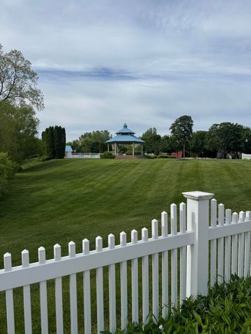 573 Brownstone Street, Holland City, MI 49423