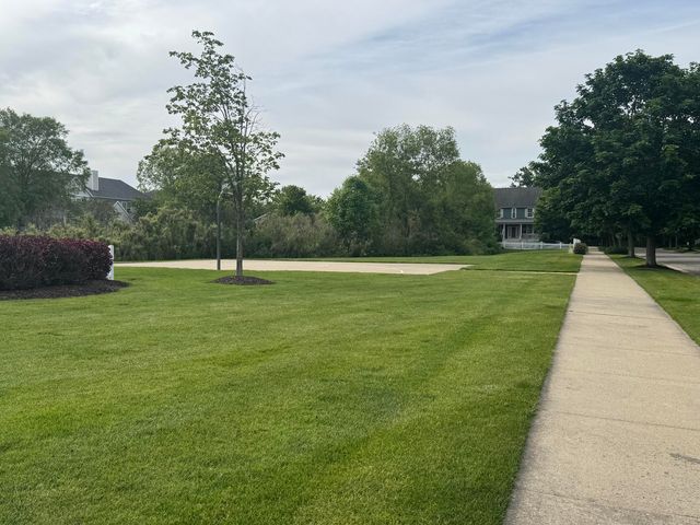 573 Brownstone Street, Holland City, MI 49423