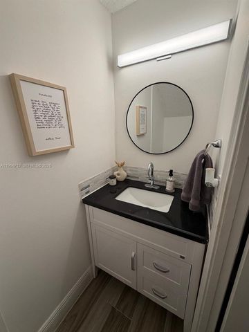 868 NW 81st Way 9, Plantation, FL 33324