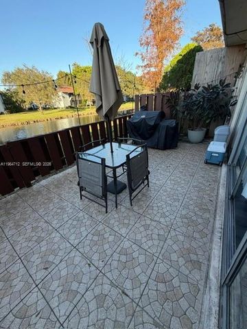 868 NW 81st Way 9, Plantation, FL 33324