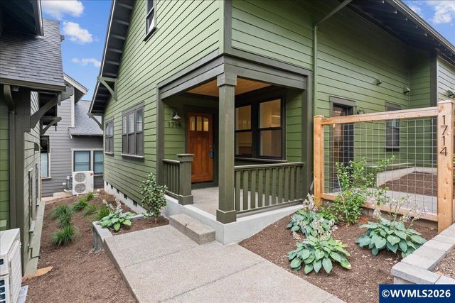 1714 Strong Rd SE, Salem, OR 97302