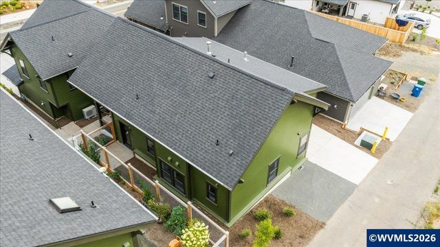 1714 Strong Rd SE, Salem, OR 97302