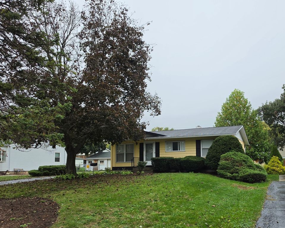7637 Woodridge Drive, Woodridge, IL 60517 — photo 2