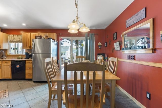 665 Colonial Arms Rd, Union Twp., NJ 07083