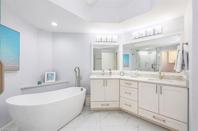 500 L Ambiance CIR # 101, Naples, FL 34108