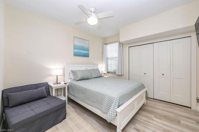 500 L Ambiance CIR # 101, Naples, FL 34108