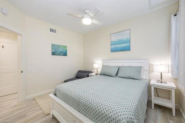 500 L Ambiance CIR # 101, Naples, FL 34108