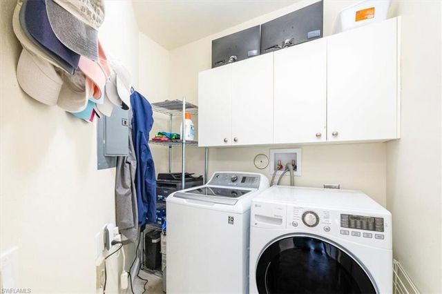 500 L Ambiance CIR # 101, Naples, FL 34108