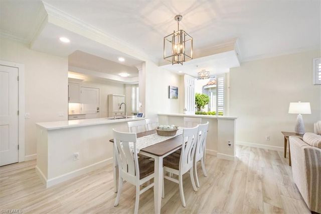 500 L Ambiance CIR # 101, Naples, FL 34108