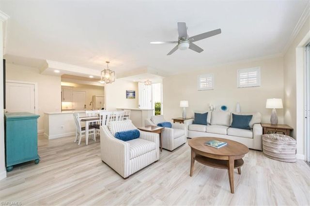 500 L Ambiance CIR # 101, Naples, FL 34108