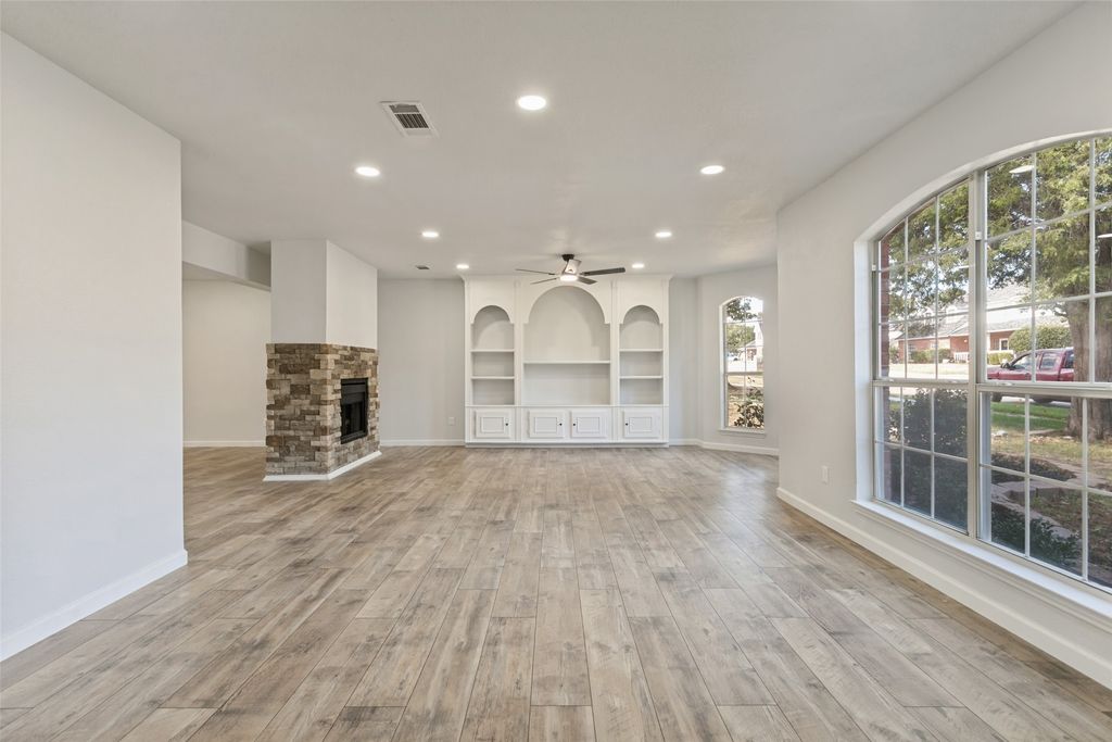 2107 Meadowview Drive, Corinth, TX 76210 — photo 2