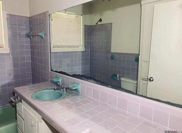 2758 Badley Rd, Baton Rouge, LA 70807