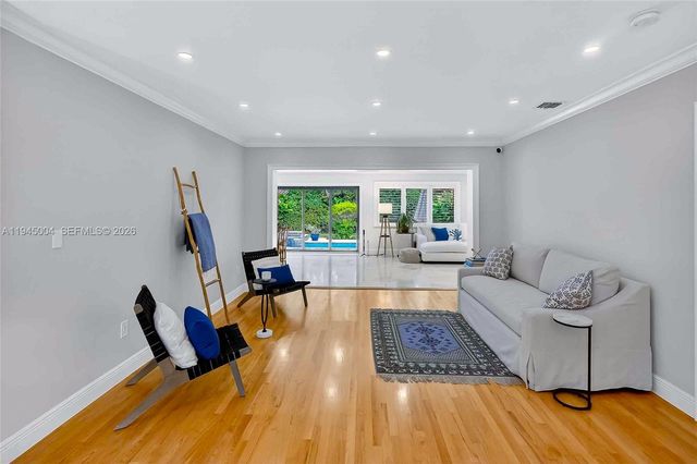 13945 Cartee Rd, Palmetto Bay, FL 33158