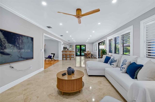 13945 Cartee Rd, Palmetto Bay, FL 33158