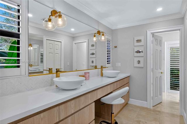 13945 Cartee Rd, Palmetto Bay, FL 33158