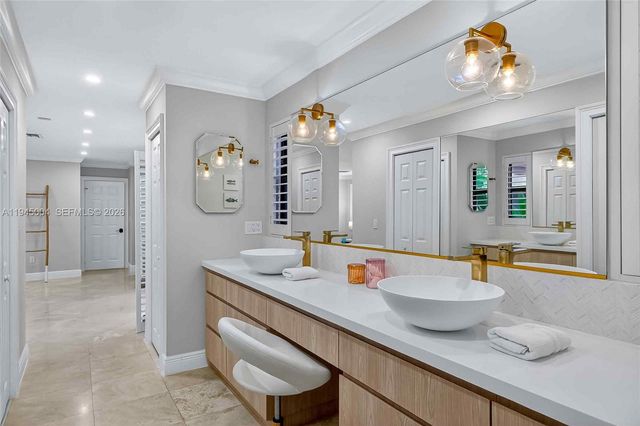 13945 Cartee Rd, Palmetto Bay, FL 33158