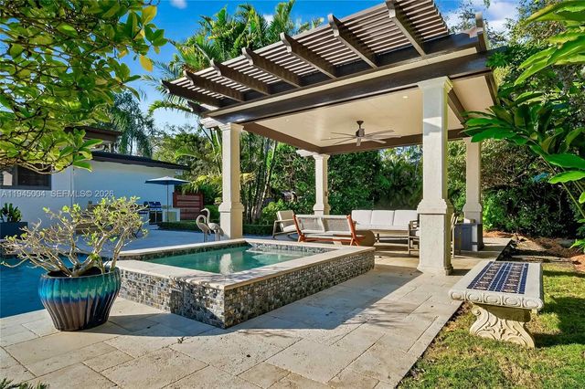 13945 Cartee Rd, Palmetto Bay, FL 33158