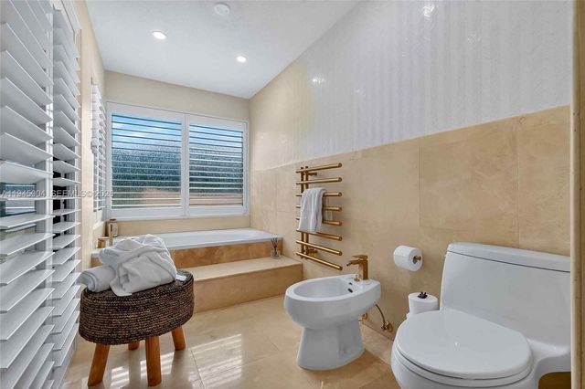 13945 Cartee Rd, Palmetto Bay, FL 33158