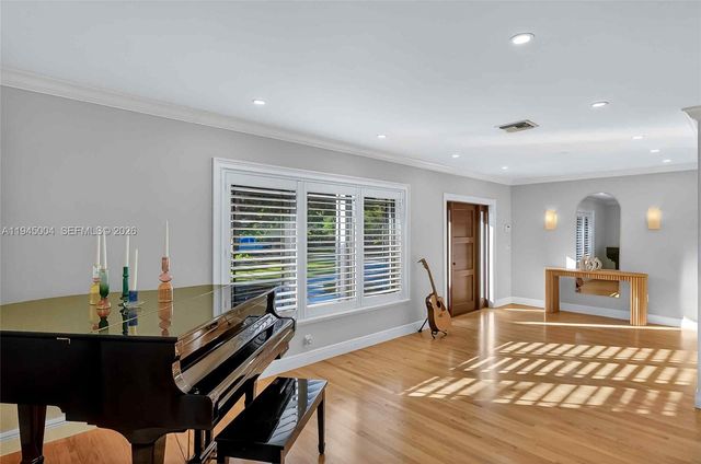 13945 Cartee Rd, Palmetto Bay, FL 33158