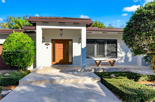 13945 Cartee Rd, Palmetto Bay, FL 33158